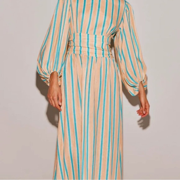 VRG GRL Long Sleeve Dress with Open Back - Picture 3 of 15